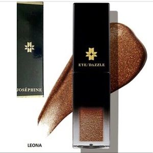 Eye Dazzle Liquid Metallic Eyeshadow